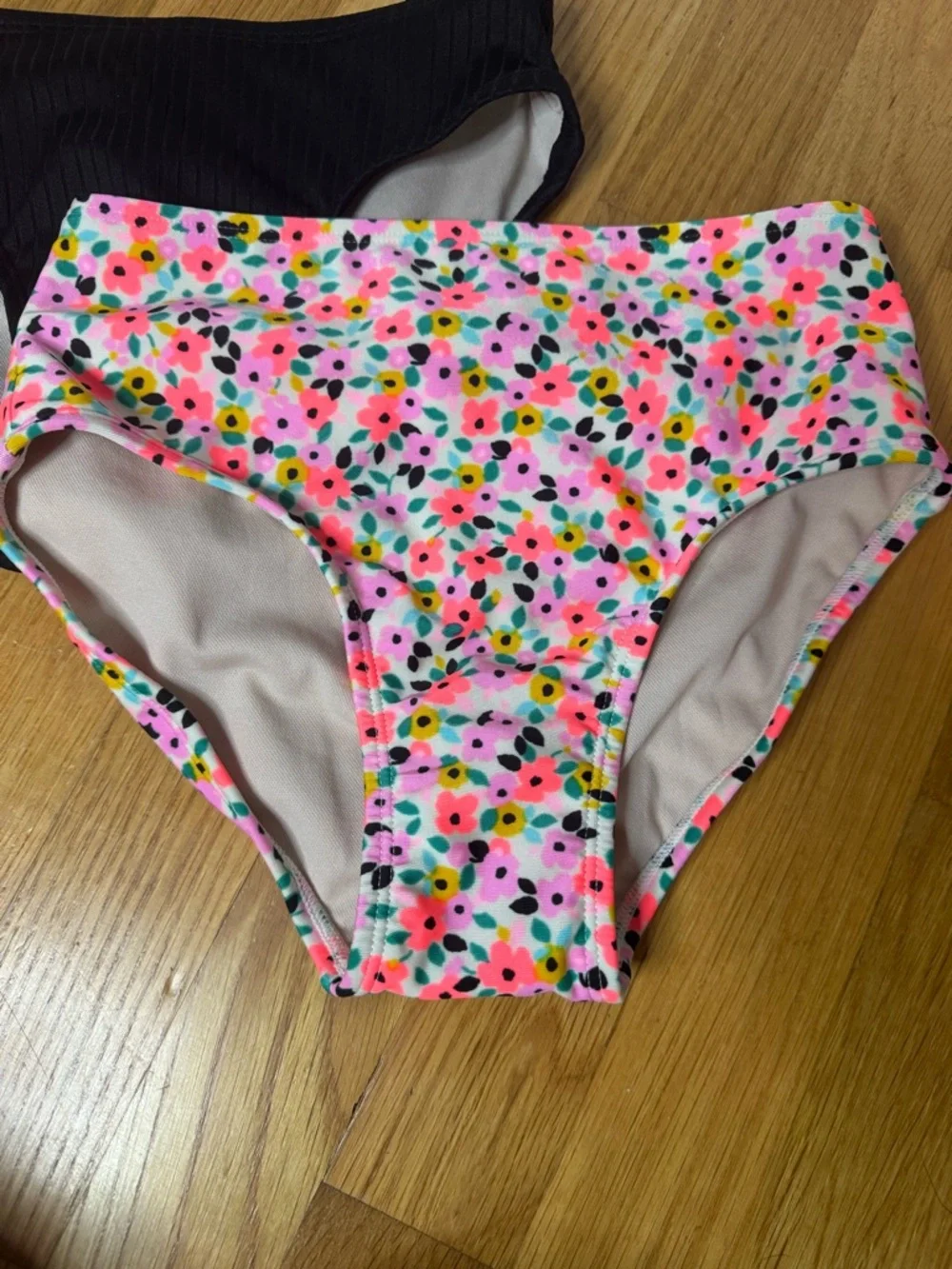 Art Class Bundle Girls’ Bikini Bottoms. Black and Floral. NWT. Size Medium (8)
